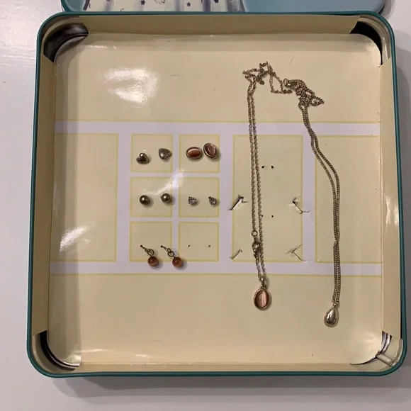 Gift set in collector tin - Picture 2 of 4